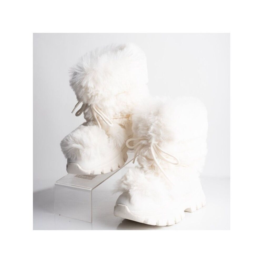 Oysho Womens Faux Fur Lace Up Lined Snow Boots White Sz US 6 EU 36 NWT